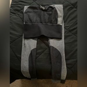 New. Leggin black and gray